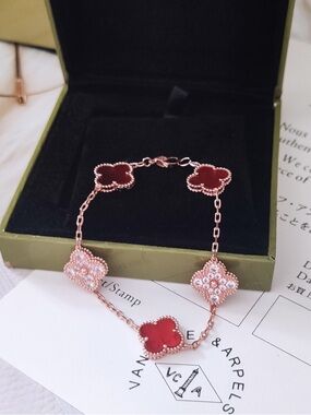 Excellent Used Condition Van Cleef & Arpels Bracelet VCA Bracelet